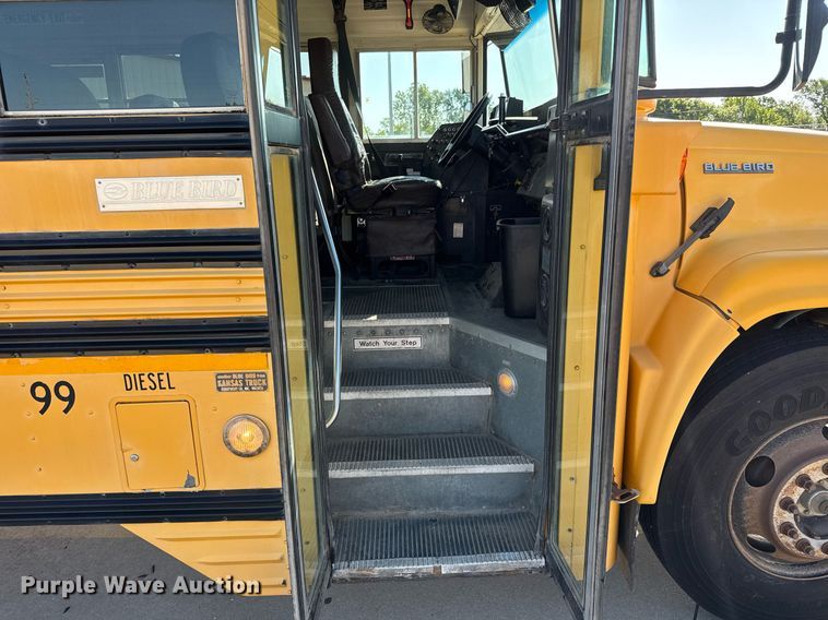 image for item DY0228 2000 Blue Bird school bus