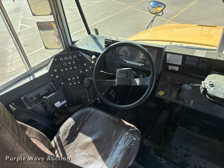 image for item DY0228 2000 Blue Bird school bus