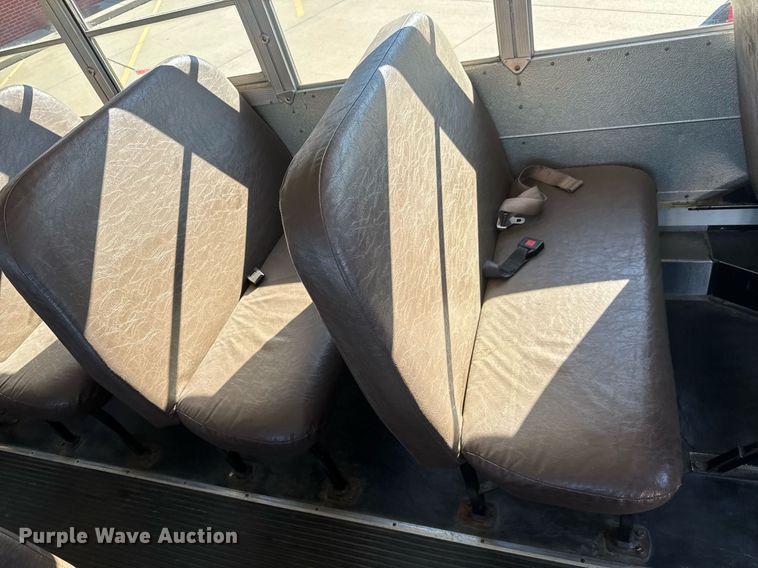 image for item DY0228 2000 Blue Bird school bus