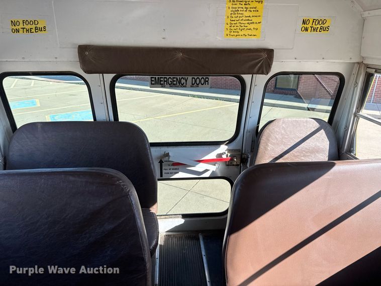 image for item DY0228 2000 Blue Bird school bus