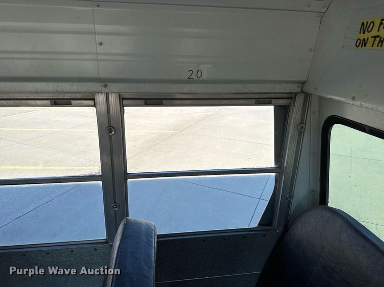 image for item DY0228 2000 Blue Bird school bus