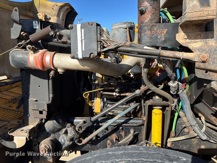 image for item DY0228 2000 Blue Bird school bus