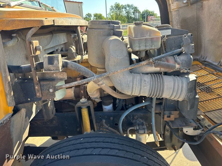 image for item DY0228 2000 Blue Bird school bus