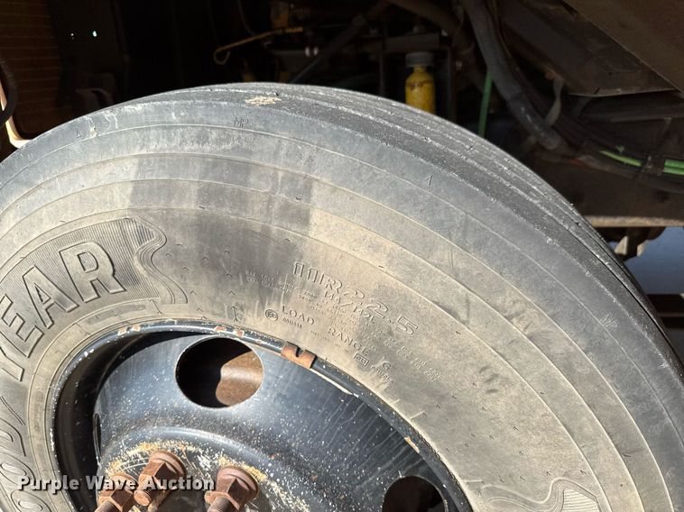 image for item DY0228 2000 Blue Bird school bus