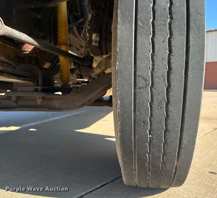 image for item DY0228 2000 Blue Bird school bus