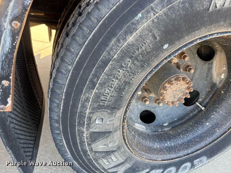 image for item DY0228 2000 Blue Bird school bus