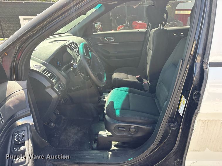 image for item DY0679 2016 Ford Explorer Police SUV