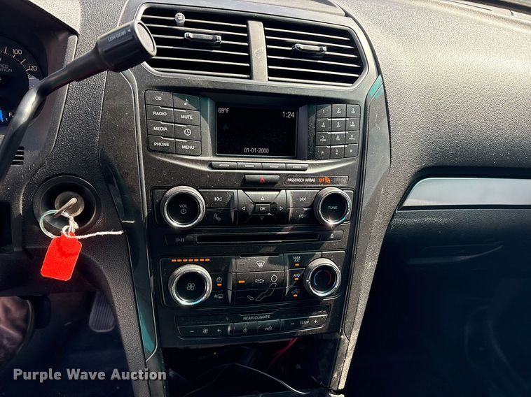 image for item DY0679 2016 Ford Explorer Police SUV