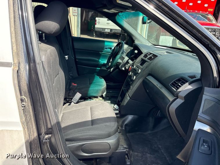 image for item DY0679 2016 Ford Explorer Police SUV