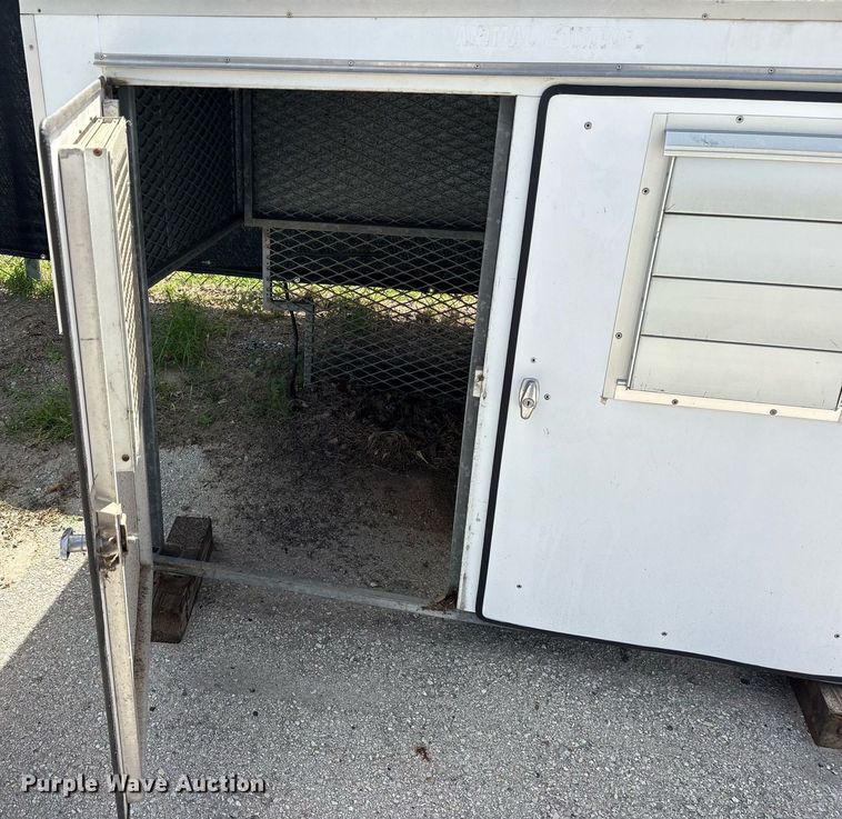 image for item DY0682 Deerskin truck bed dog box 