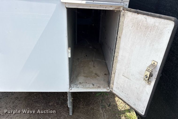 image for item DY0682 Deerskin truck bed dog box 