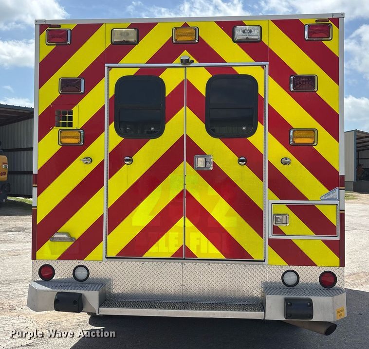 image for item DY0685 2011 Dodge Ram 4500 ambulance