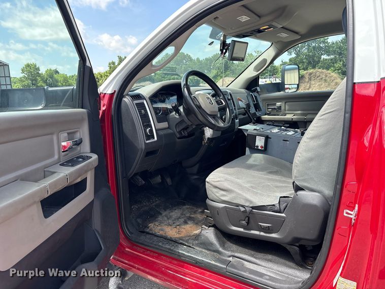 image for item DY0685 2011 Dodge Ram 4500 ambulance