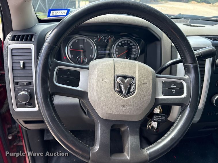 image for item DY0685 2011 Dodge Ram 4500 ambulance