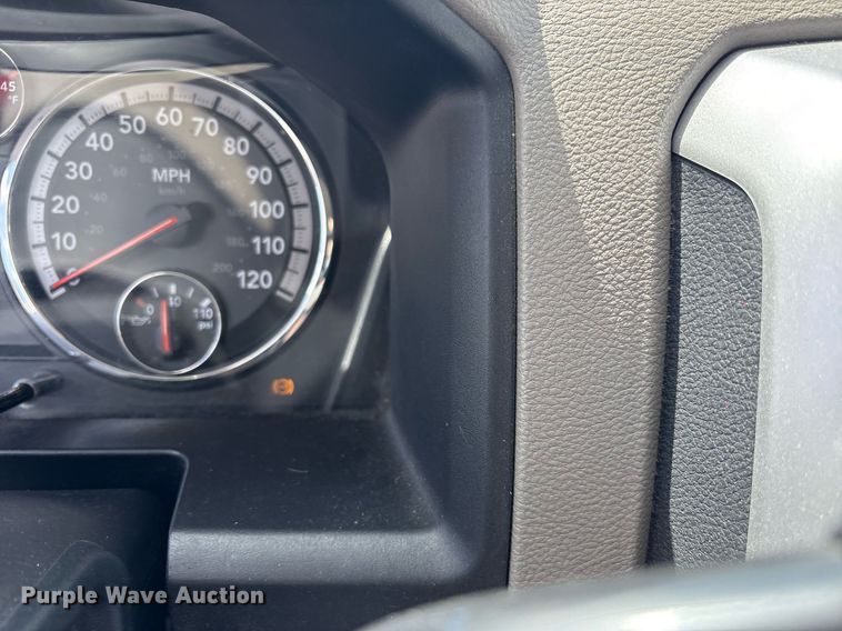 image for item DY0685 2011 Dodge Ram 4500 ambulance