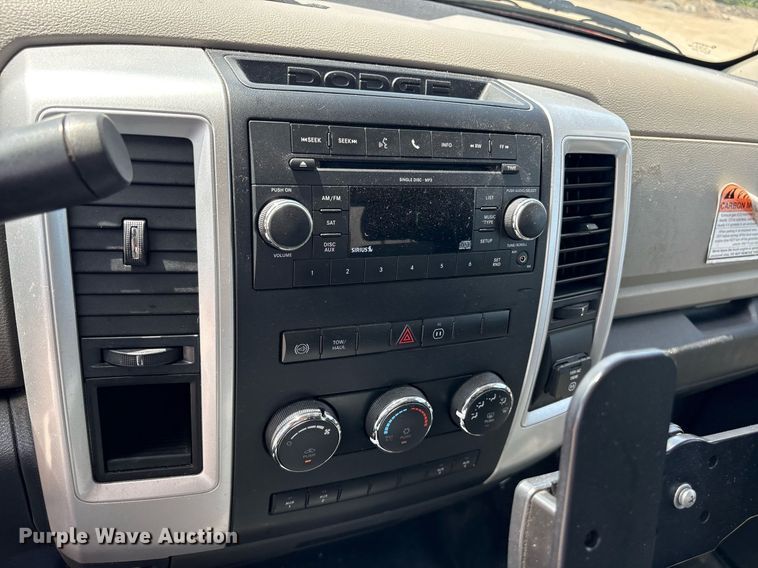 image for item DY0685 2011 Dodge Ram 4500 ambulance