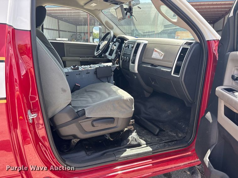 image for item DY0685 2011 Dodge Ram 4500 ambulance