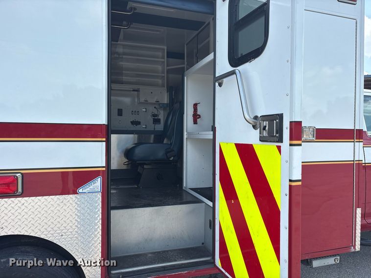 image for item DY0685 2011 Dodge Ram 4500 ambulance