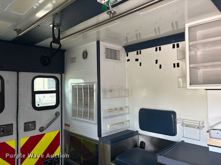 image for item DY0685 2011 Dodge Ram 4500 ambulance