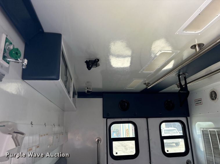 image for item DY0685 2011 Dodge Ram 4500 ambulance