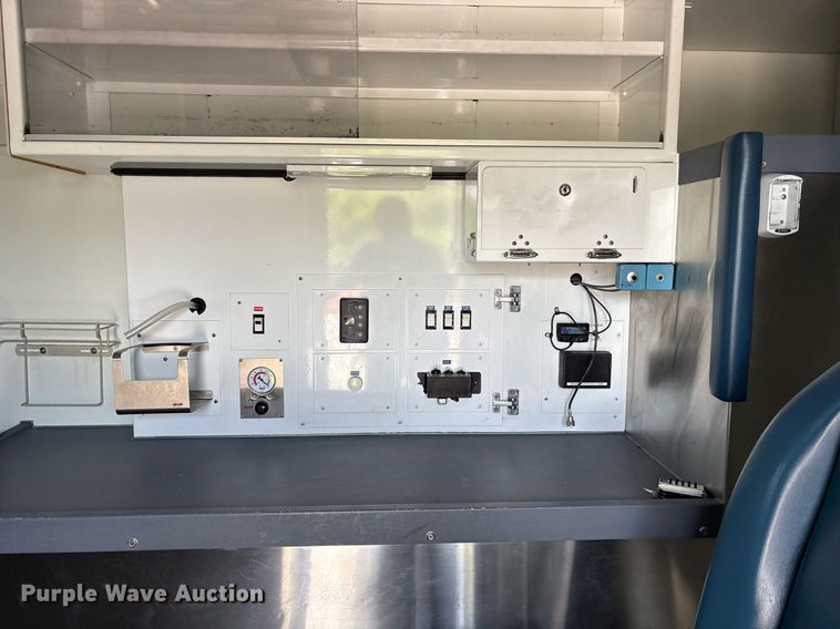 image for item DY0685 2011 Dodge Ram 4500 ambulance