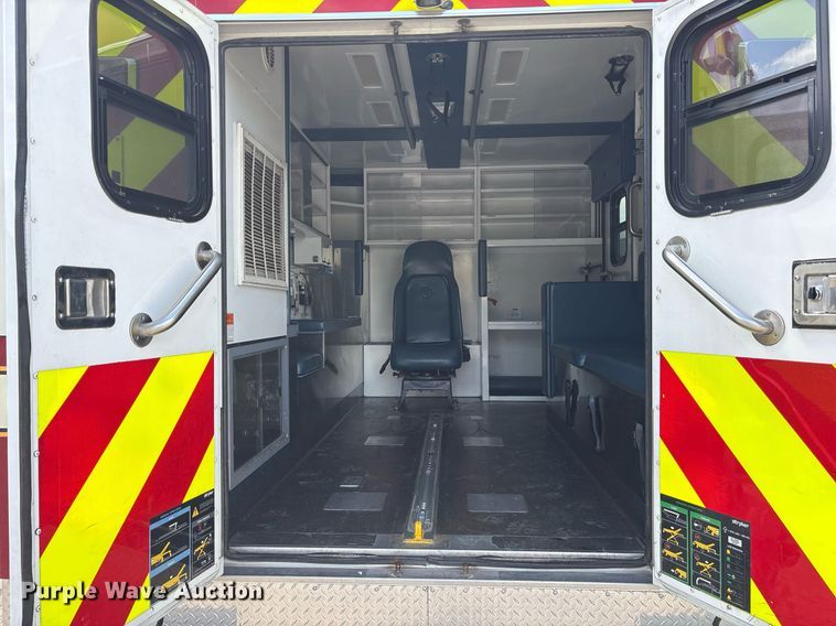 image for item DY0685 2011 Dodge Ram 4500 ambulance