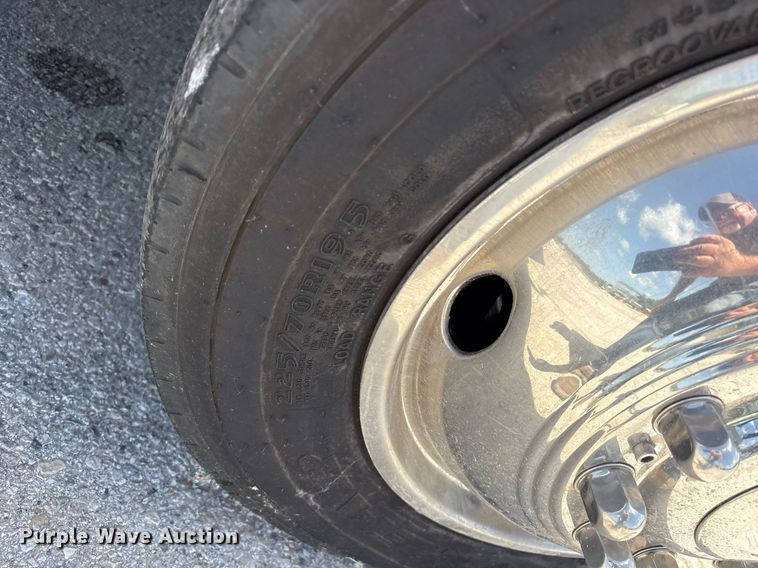 image for item DY0685 2011 Dodge Ram 4500 ambulance