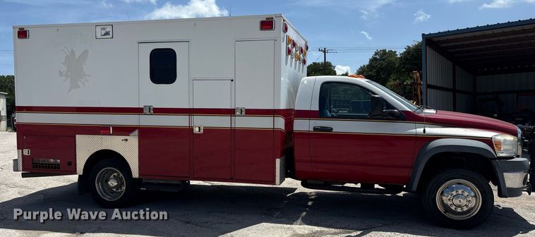 image for item DY0686 2009 Dodge Ram 4500 ambulance