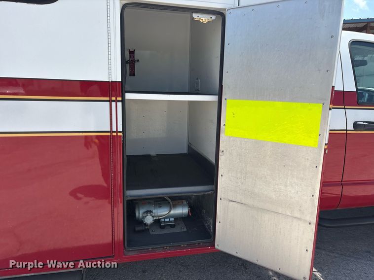 image for item DY0686 2009 Dodge Ram 4500 ambulance