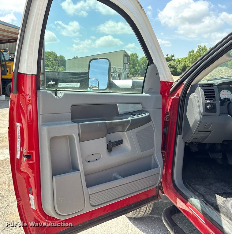 image for item DY0686 2009 Dodge Ram 4500 ambulance