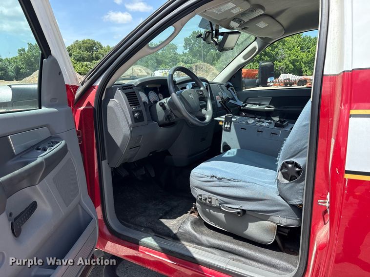 image for item DY0686 2009 Dodge Ram 4500 ambulance