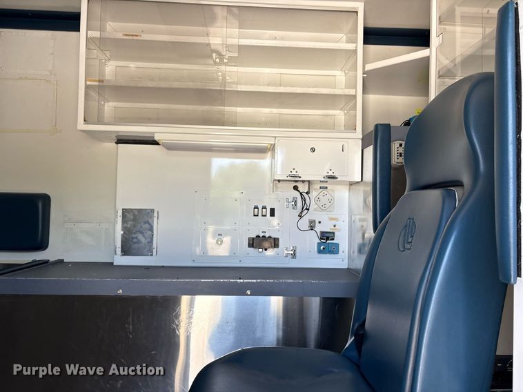 image for item DY0686 2009 Dodge Ram 4500 ambulance