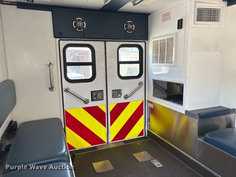 image for item DY0686 2009 Dodge Ram 4500 ambulance