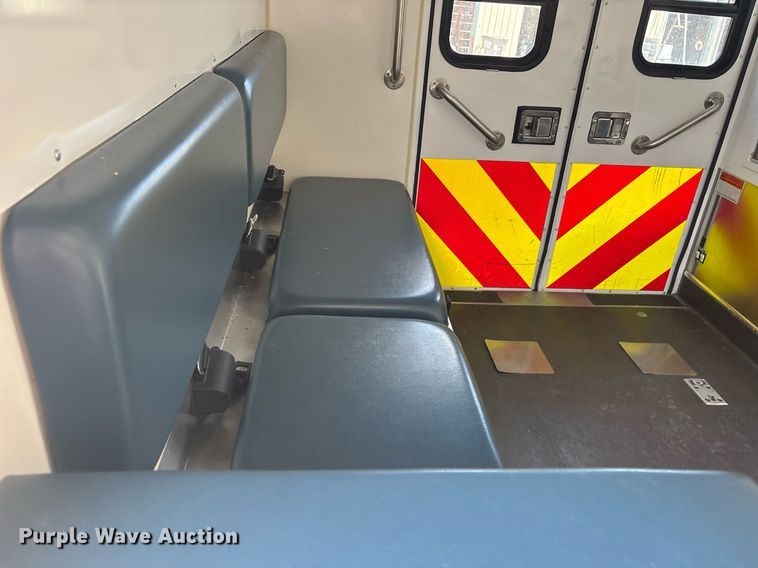 image for item DY0686 2009 Dodge Ram 4500 ambulance