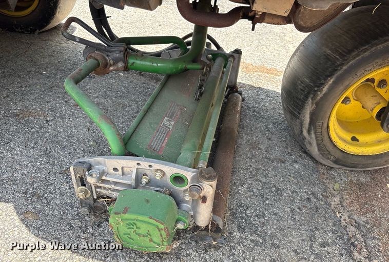 image for item DY0690 2010 John Deere 2500B reel mower