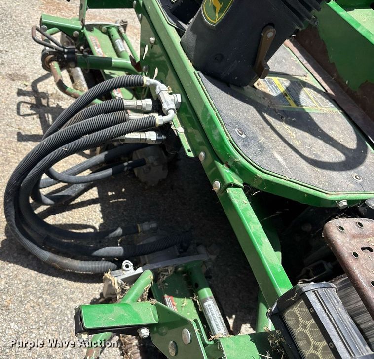 image for item DY0690 2010 John Deere 2500B reel mower