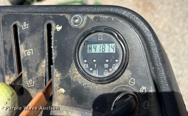 image for item DY0690 2010 John Deere 2500B reel mower