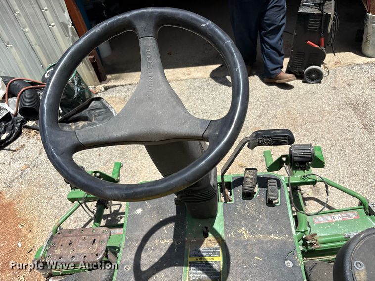 image for item DY0690 2010 John Deere 2500B reel mower