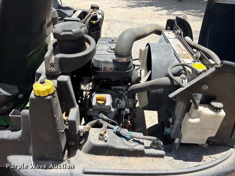 image for item DY0690 2010 John Deere 2500B reel mower