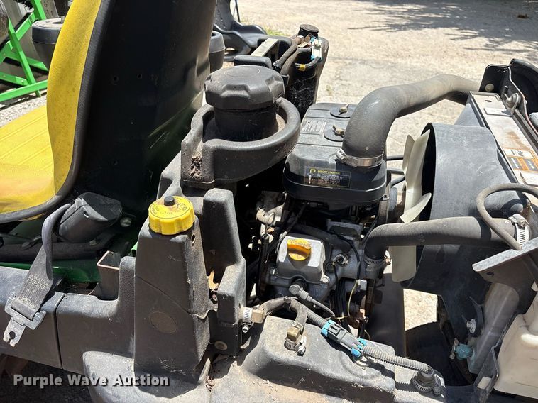 image for item DY0690 2010 John Deere 2500B reel mower