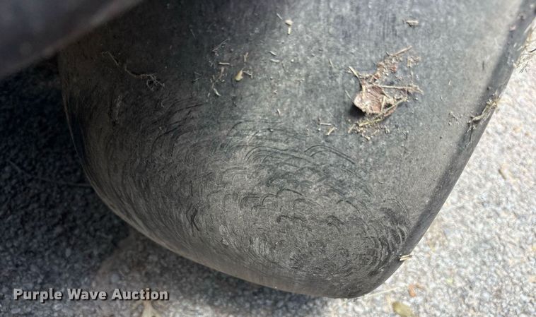 image for item DY0690 2010 John Deere 2500B reel mower