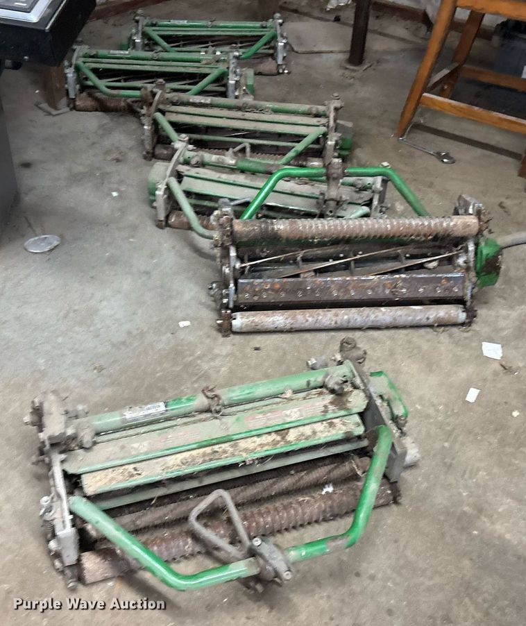 image for item DY0690 2010 John Deere 2500B reel mower