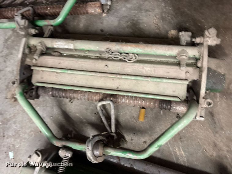 image for item DY0690 2010 John Deere 2500B reel mower