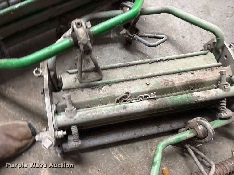 image for item DY0690 2010 John Deere 2500B reel mower