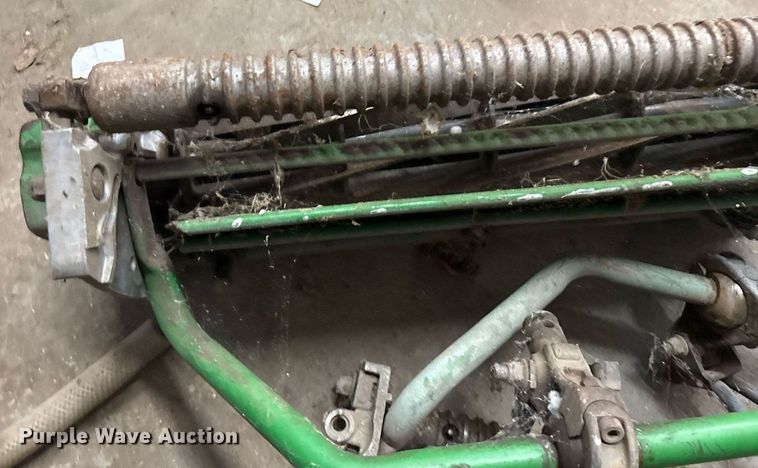 image for item DY0690 2010 John Deere 2500B reel mower