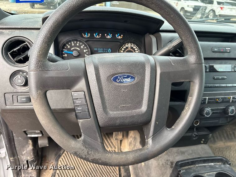 image for item DY0694 2013 Ford F150 pickup truck