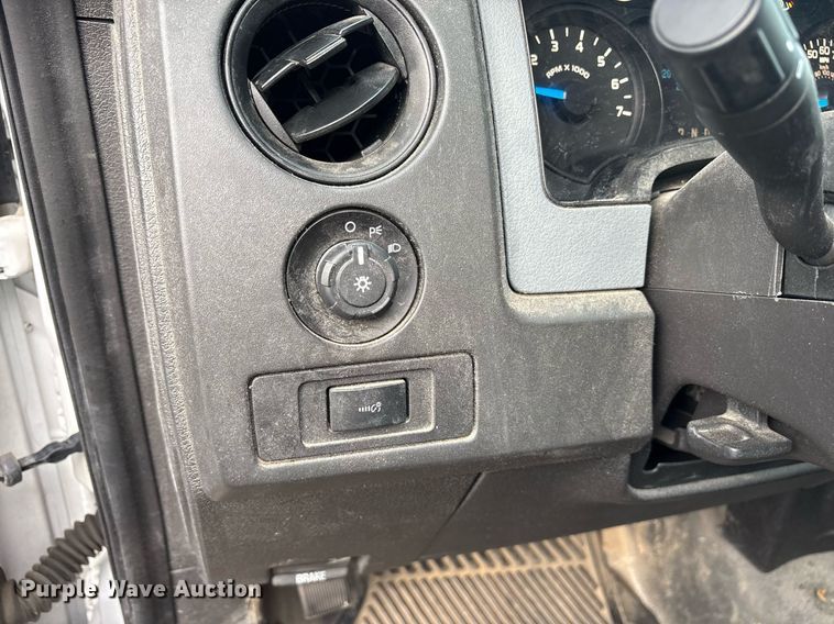 image for item DY0694 2013 Ford F150 pickup truck