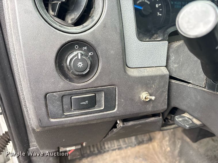 image for item DY0696 2013 Ford F150 pickup truck