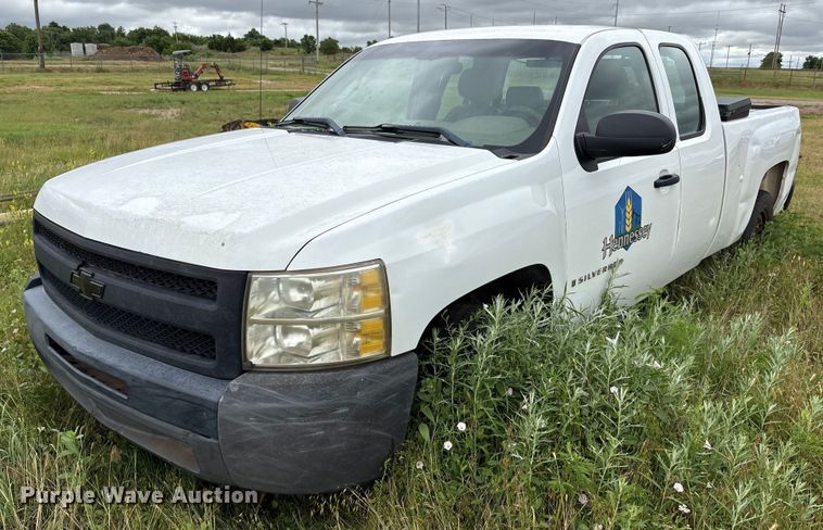 image for item DY2543 2008 Chevrolet Silverado 1500 Ext. Cab pickup truck