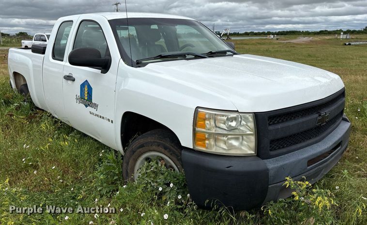 image for item DY2543 2008 Chevrolet Silverado 1500 Ext. Cab pickup truck
